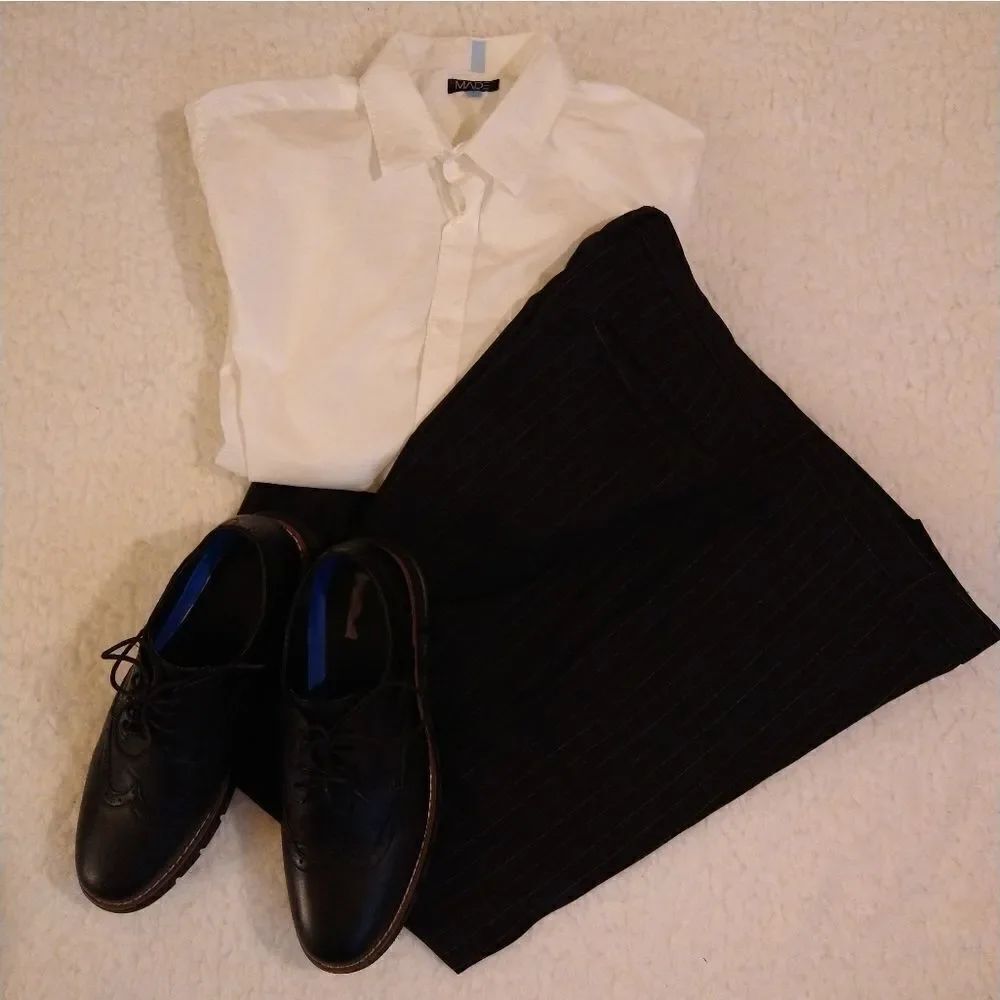 ⬇️⬇️⬇️Gap Pinstripe Chino Pants